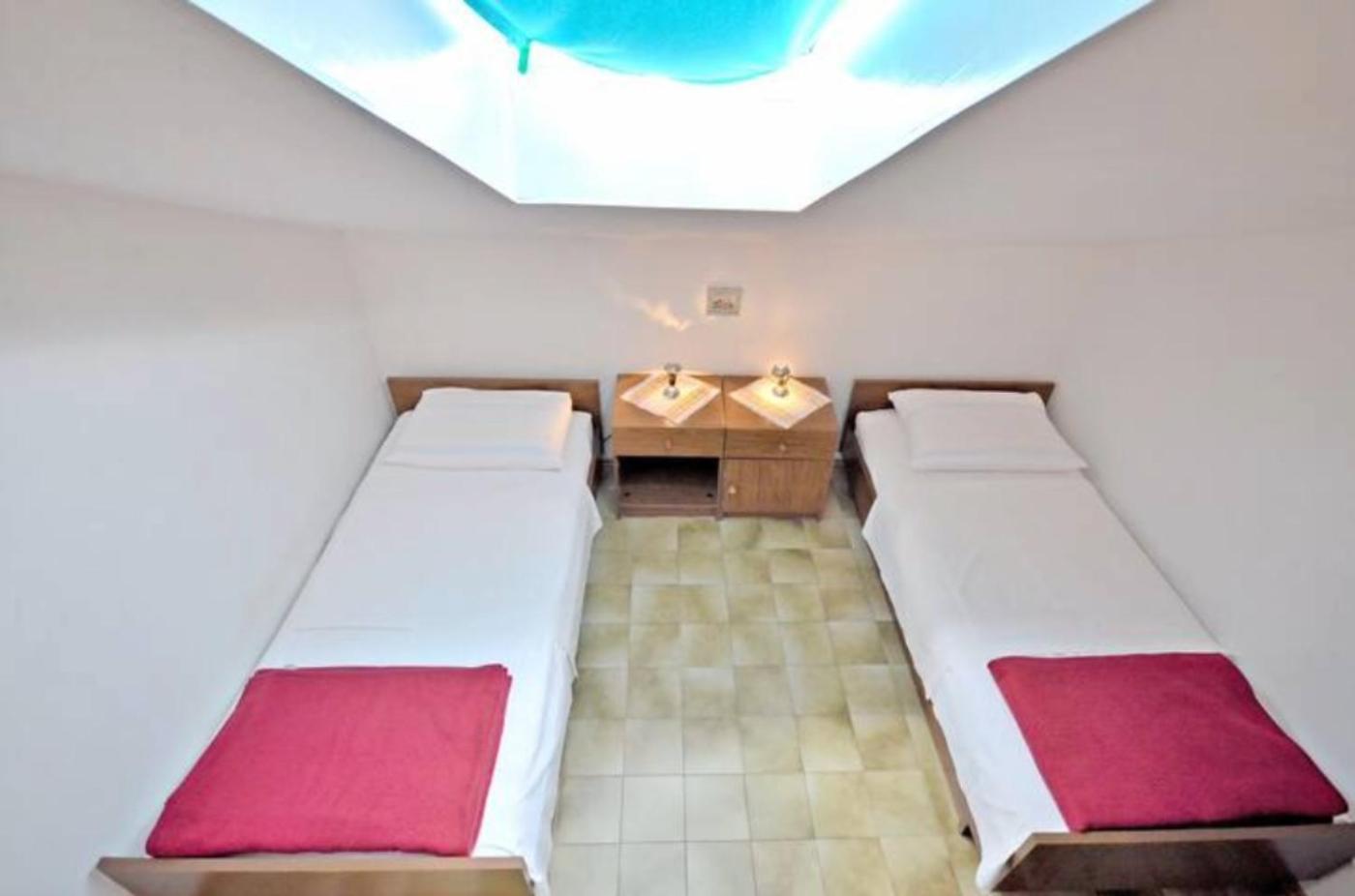 Apartment Bozikovic - Jelsa - Vitarnja ภายนอก รูปภาพ