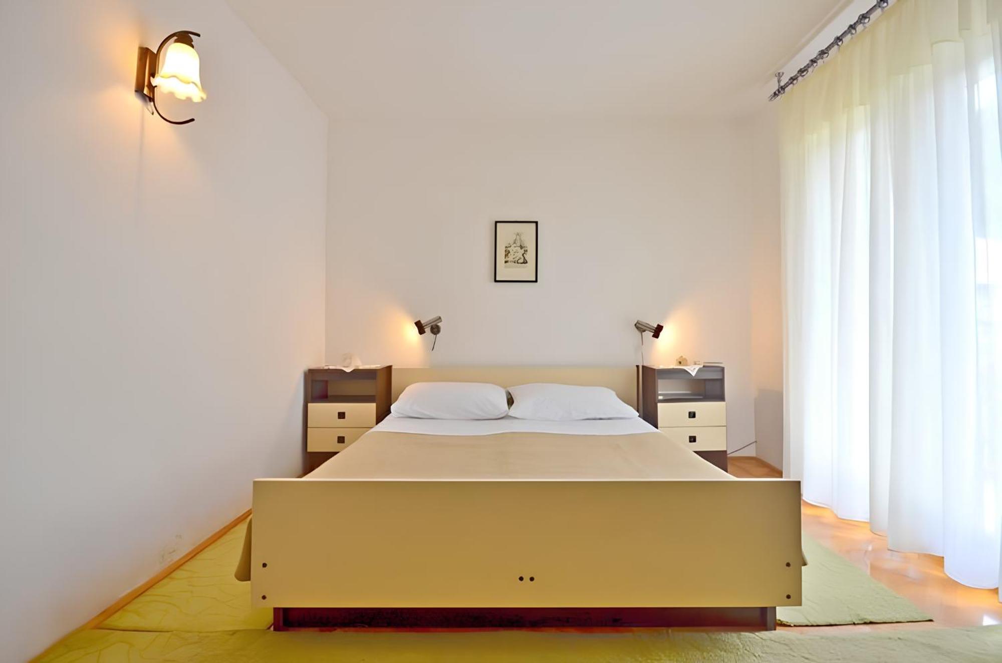 Apartment Bozikovic - Jelsa - Vitarnja ภายนอก รูปภาพ
