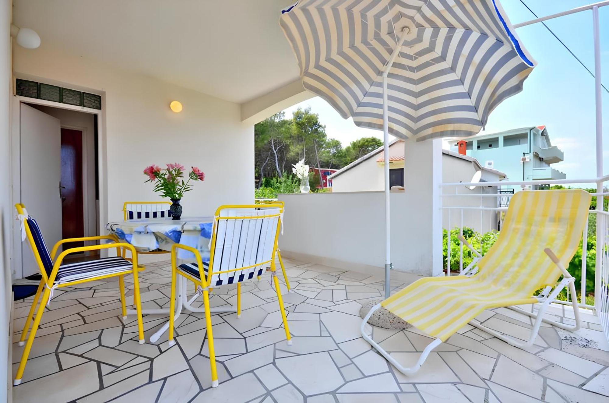 Apartment Bozikovic - Jelsa - Vitarnja ภายนอก รูปภาพ